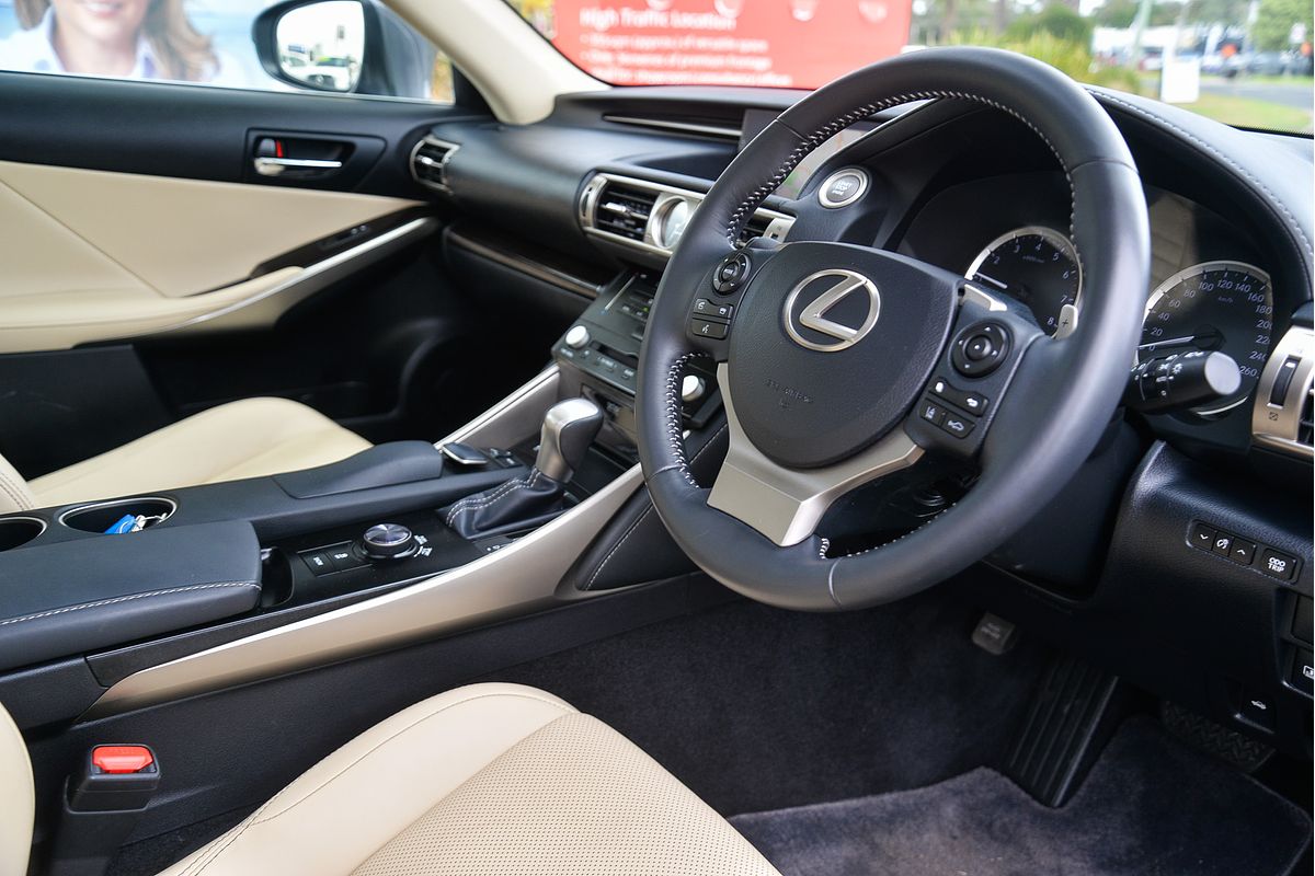 2013 Lexus IS IS250 Sports Luxury GSE30R