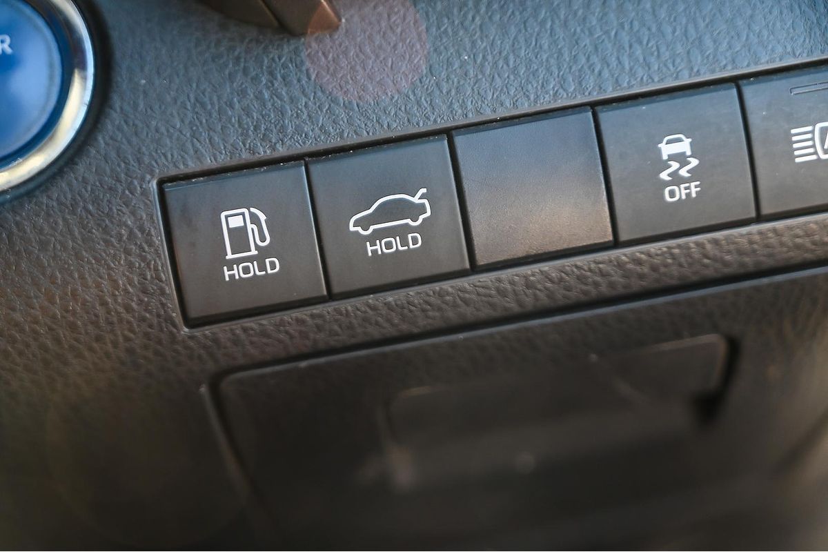 2020 Toyota Camry Ascent AXVH70R