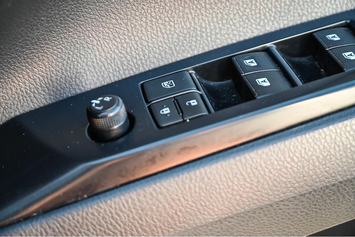 2020 Toyota Camry Ascent AXVH70R