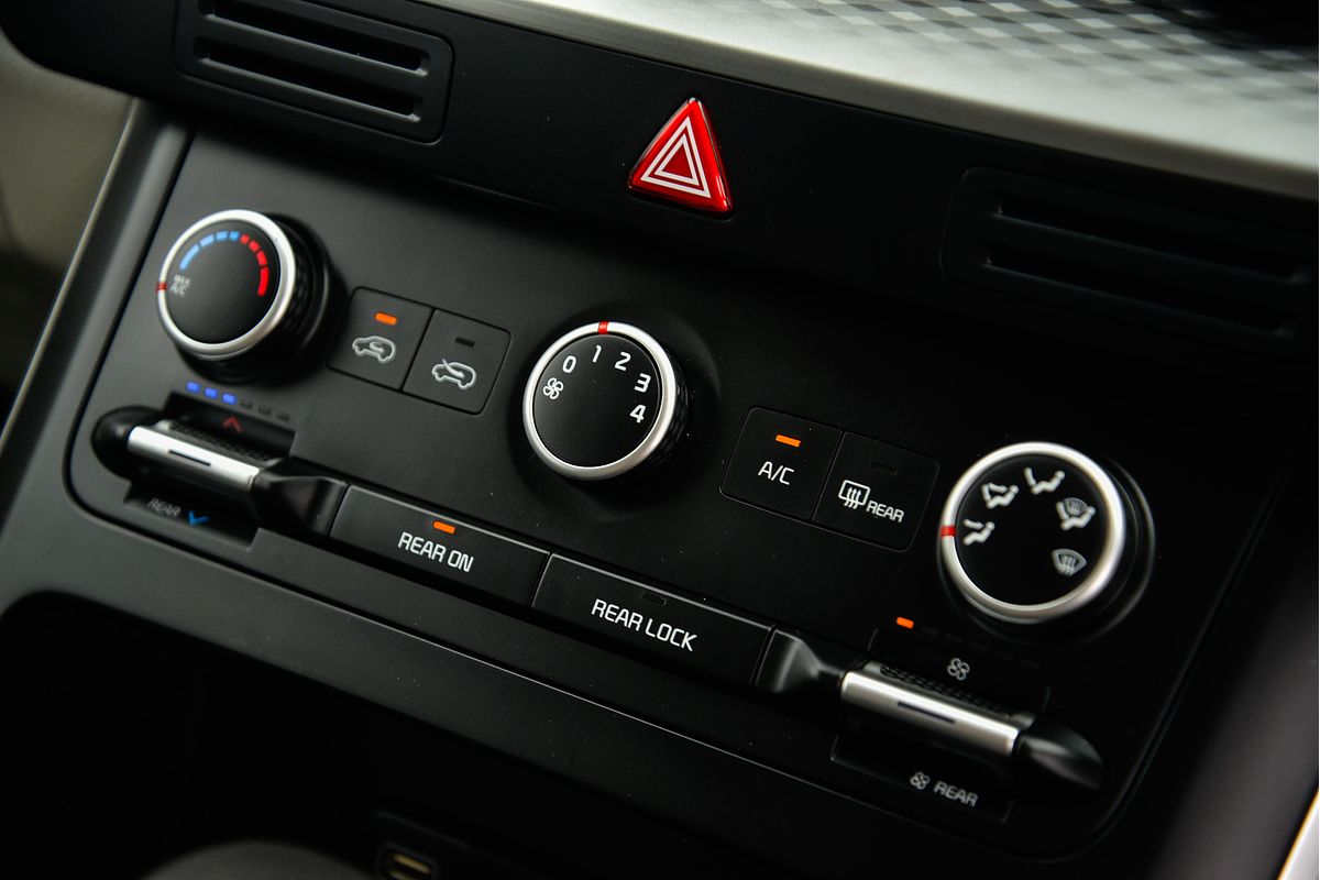 2022 Kia Carnival S KA4