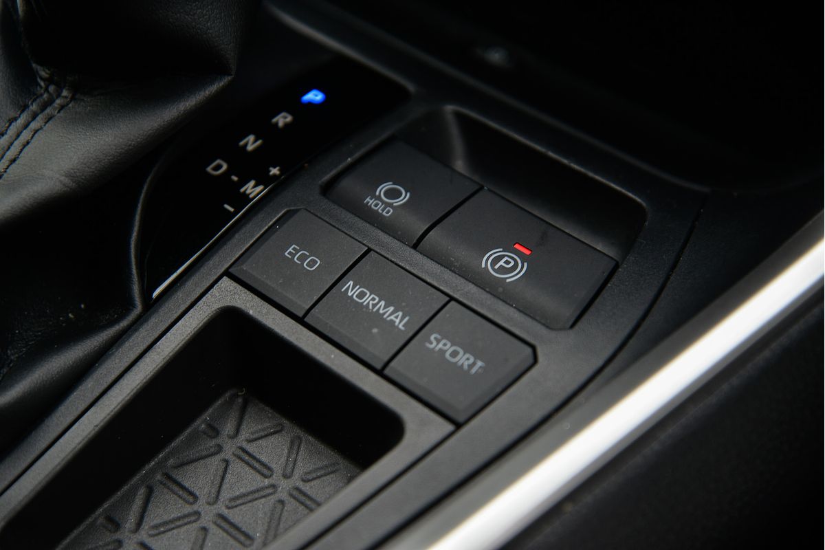 2022 Toyota RAV4 GXL MXAA52R