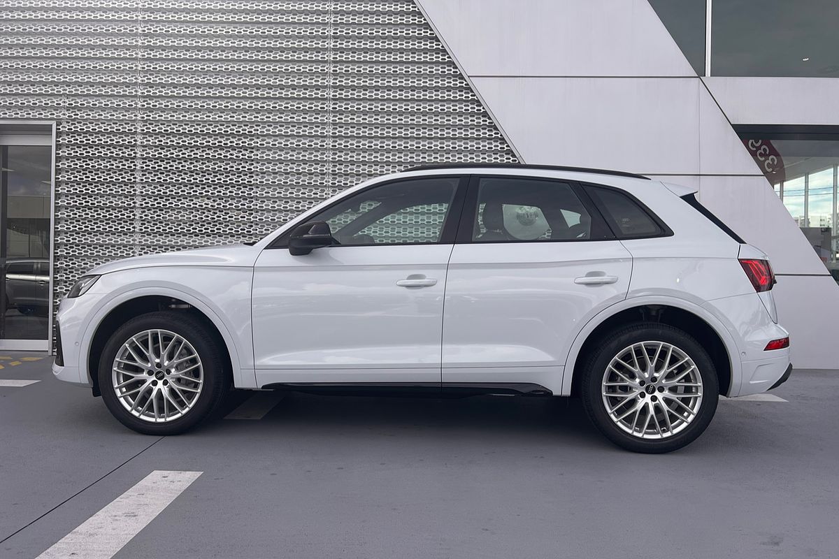 2024 Audi Q5 40 TDI Sport FY