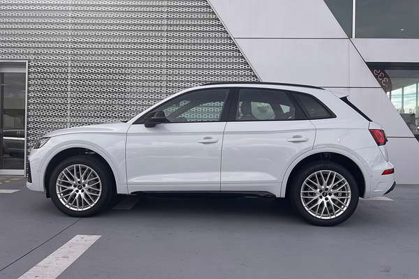 2024 Audi Q5 40 TDI Sport FY
