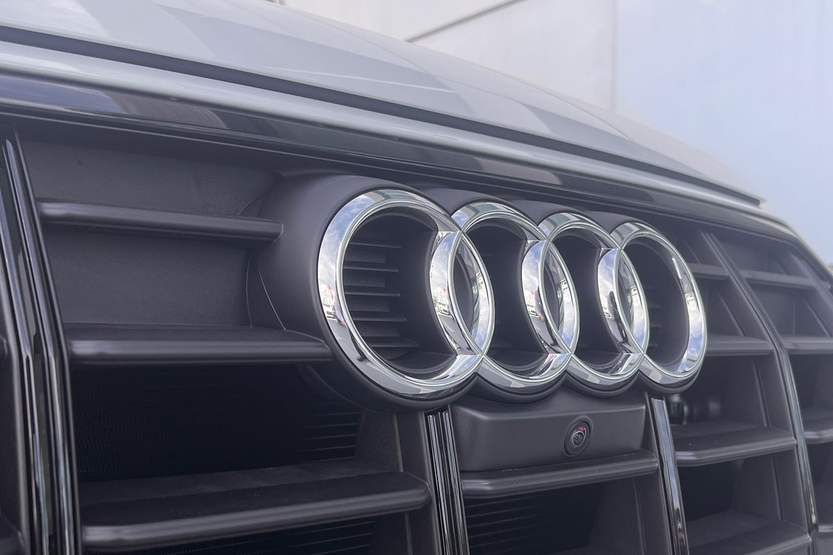 2024 Audi Q5 40 TDI Sport FY