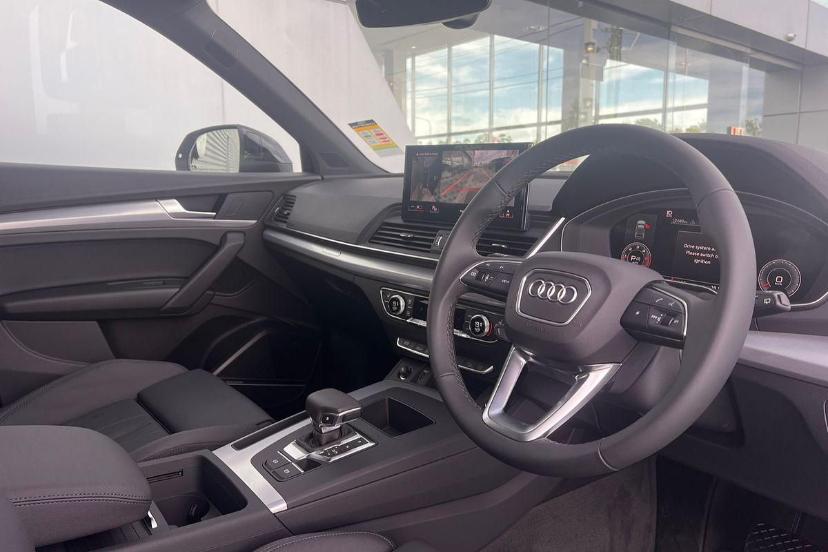 2024 Audi Q5 40 TDI Sport FY