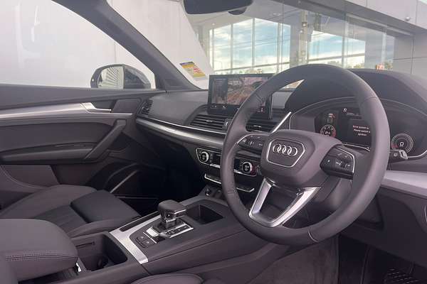 2024 Audi Q5 40 TDI Sport FY
