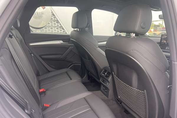 2024 Audi Q5 40 TDI Sport FY