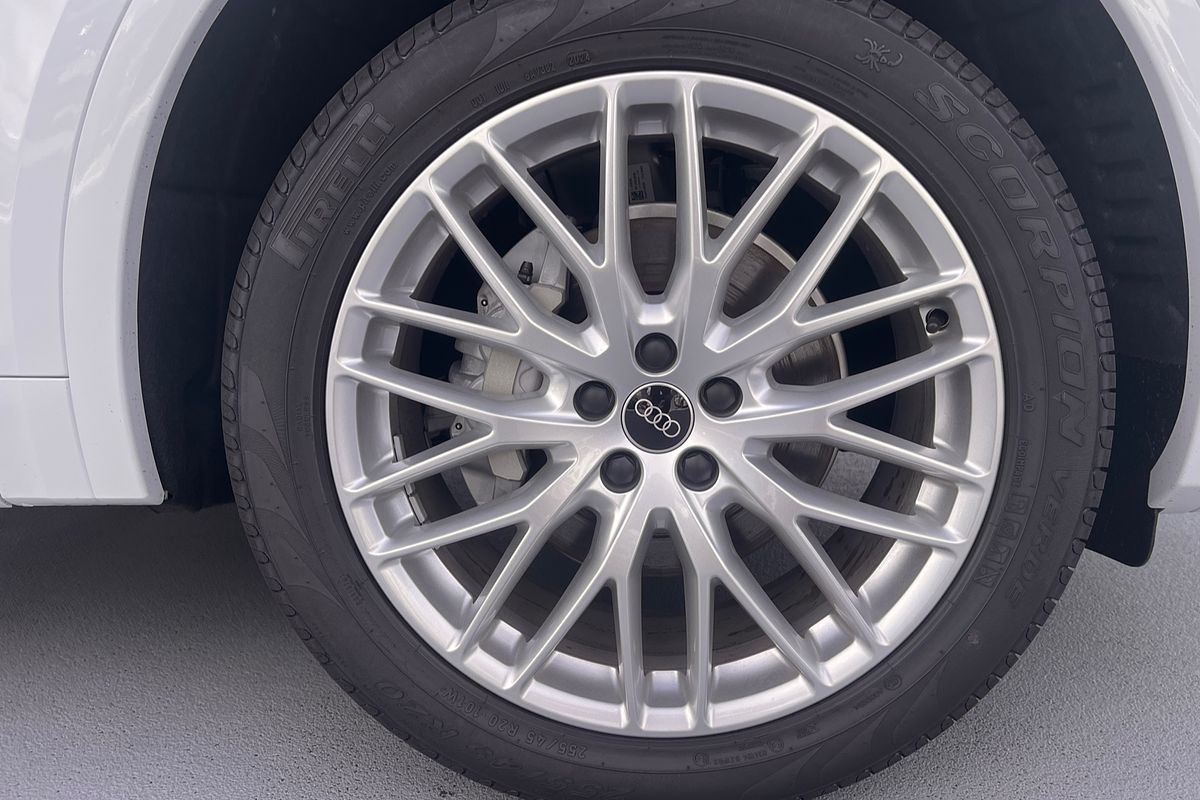 2024 Audi Q5 40 TDI Sport FY
