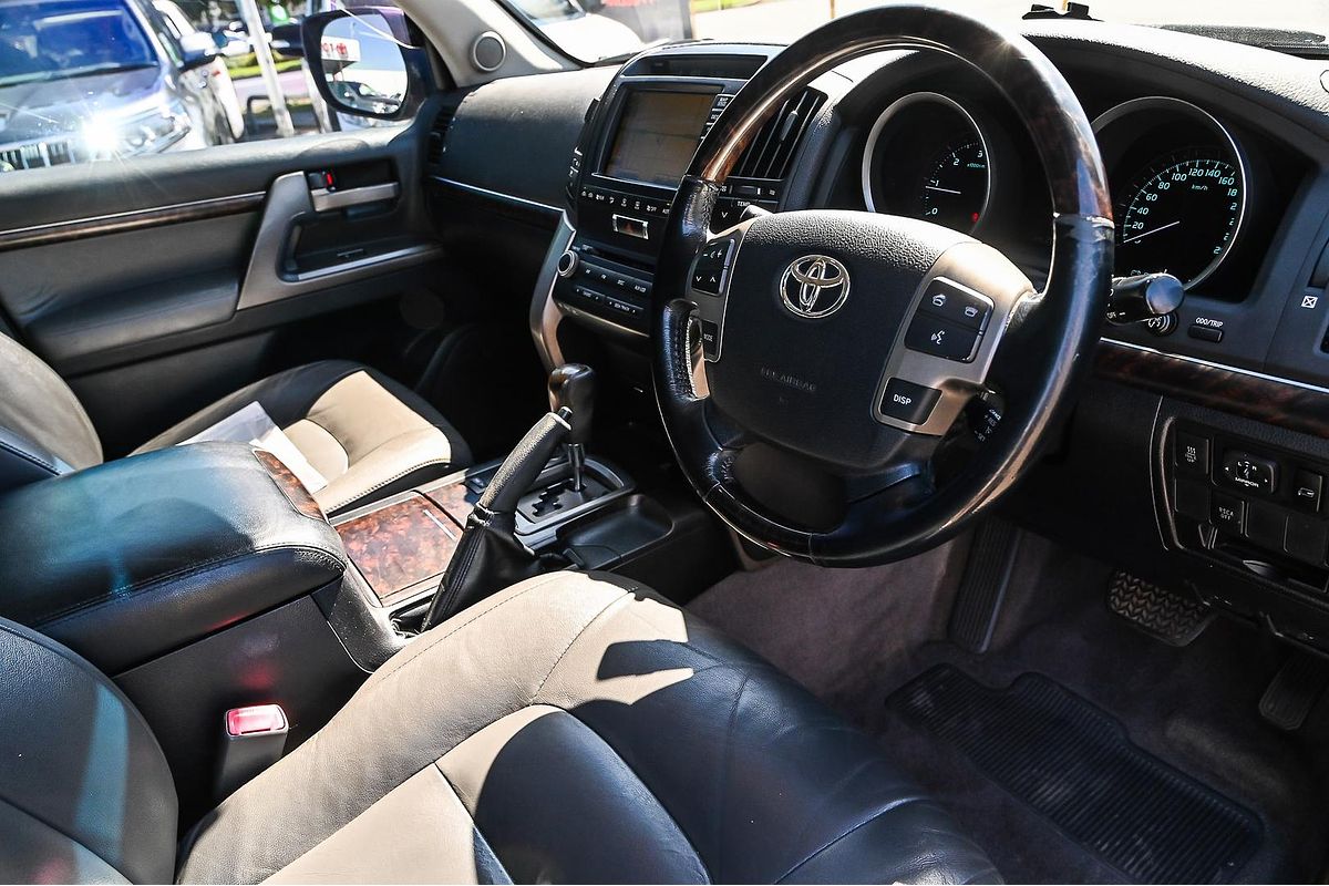 2010 Toyota Landcruiser Sahara VDJ200R