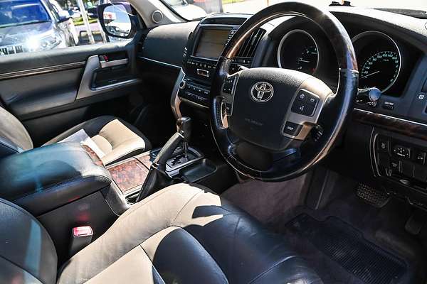 2010 Toyota Landcruiser Sahara VDJ200R