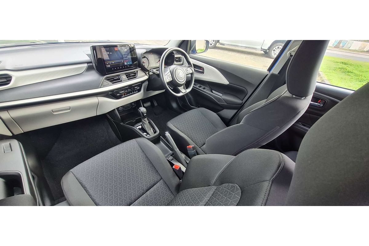 2024 Suzuki Swift Hybrid UZ