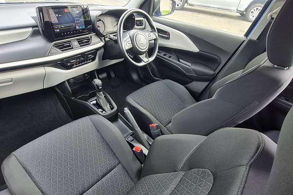 2024 Suzuki Swift Hybrid UZ