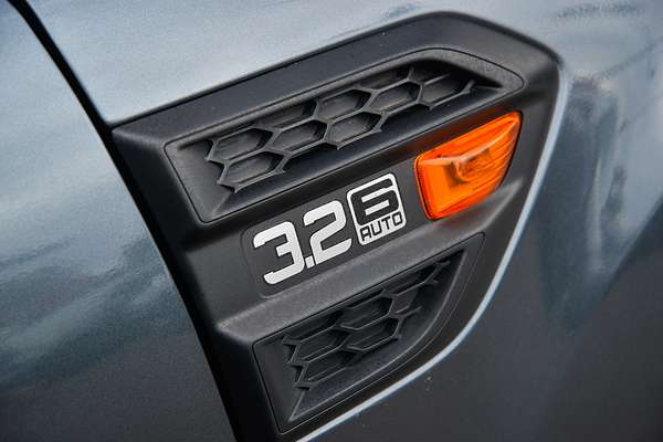 2015 Ford Everest Ambiente UA