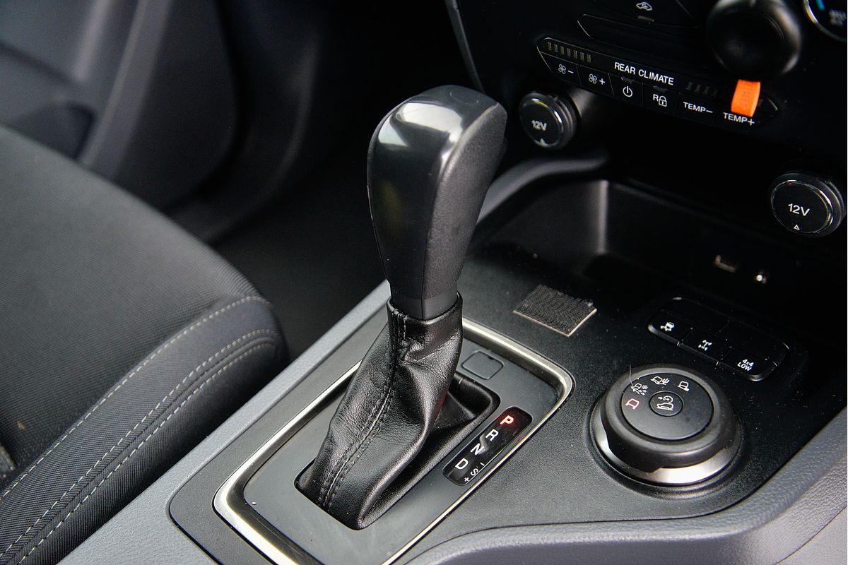2015 Ford Everest Ambiente UA