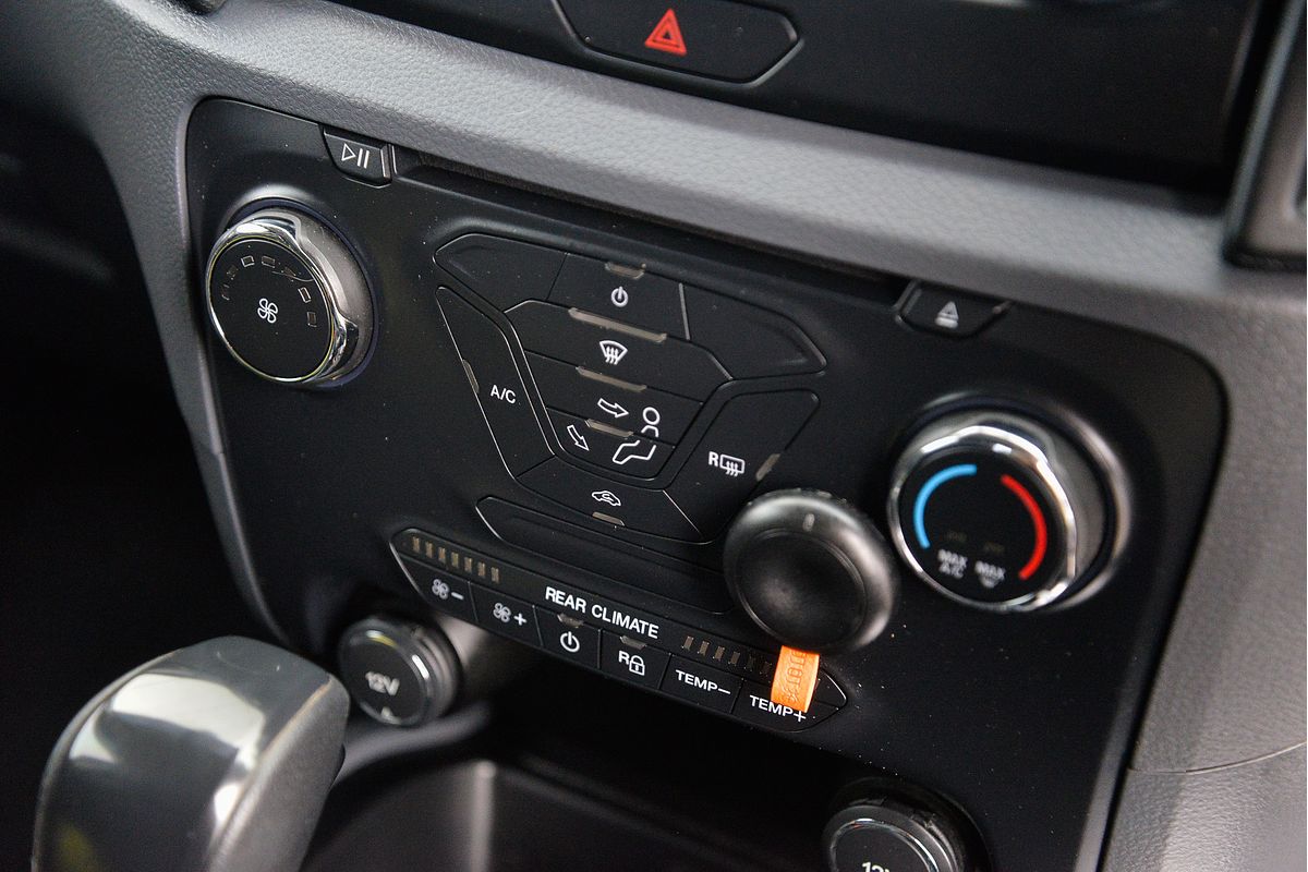 2015 Ford Everest Ambiente UA