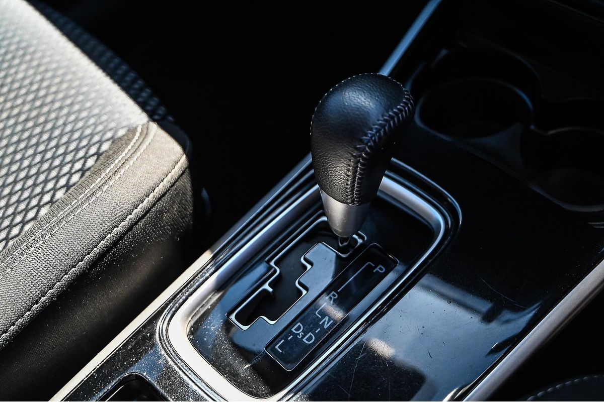 2019 Mitsubishi Outlander ES ADAS ZL