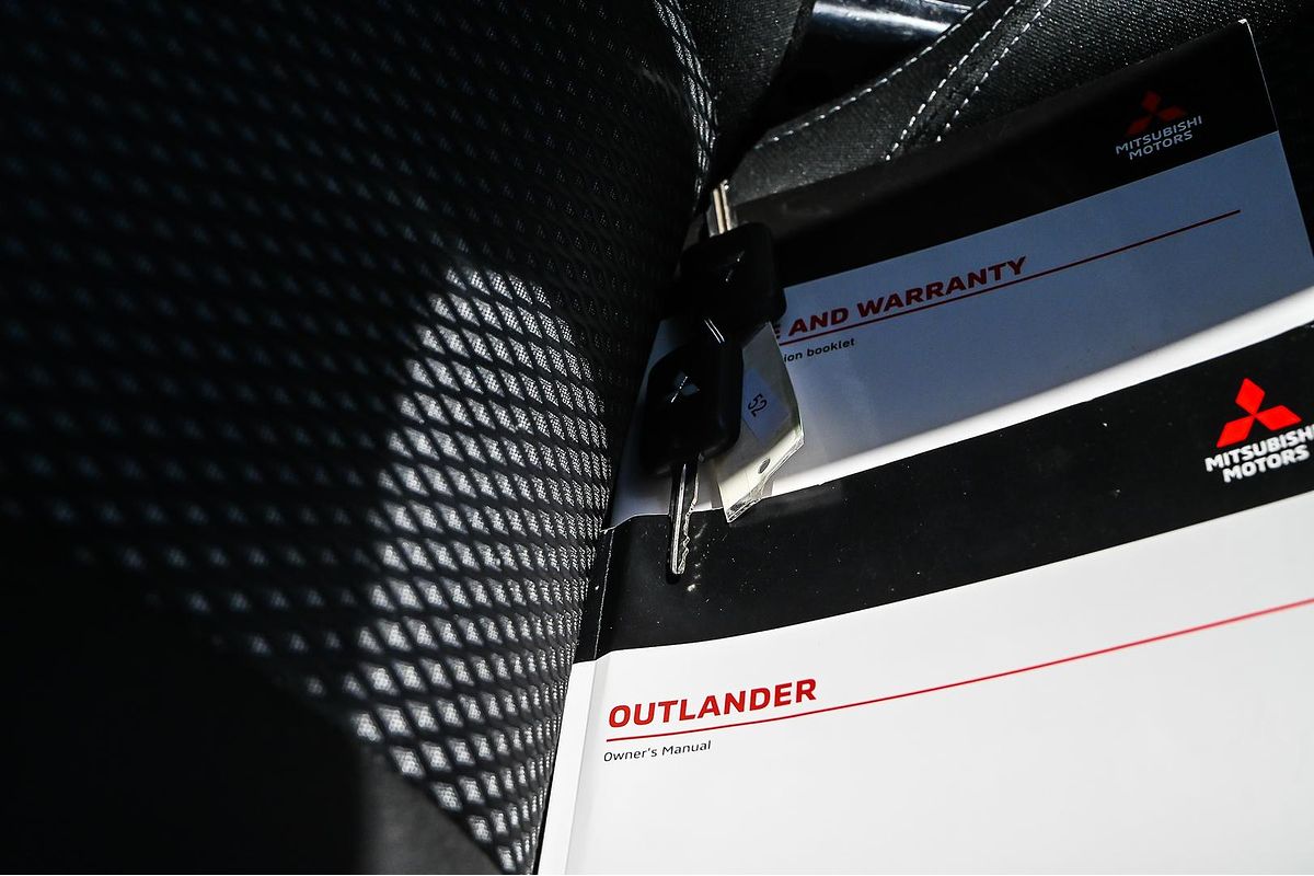 2019 Mitsubishi Outlander ES ADAS ZL