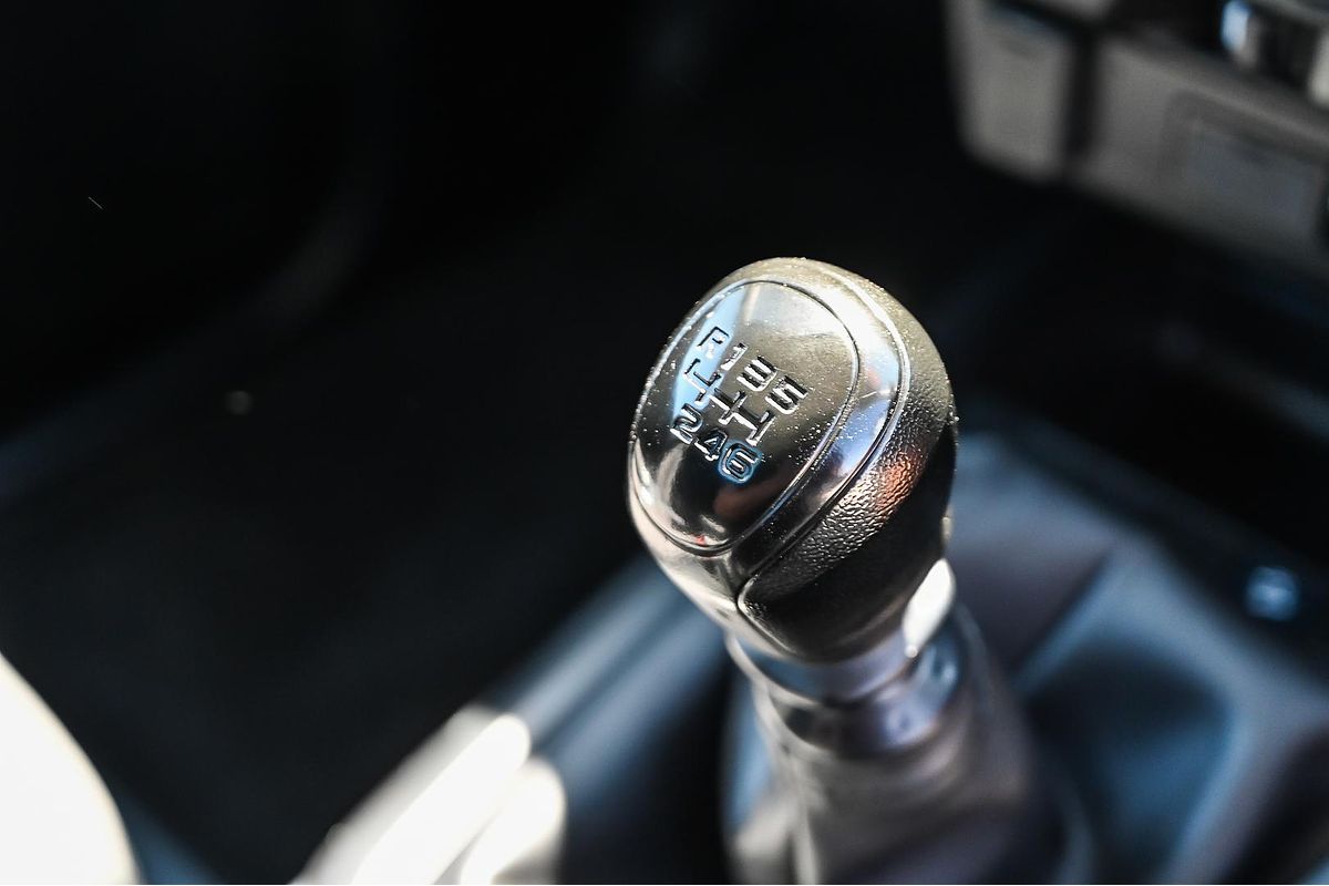 2020 Isuzu D-MAX SX High Ride Rear Wheel Drive