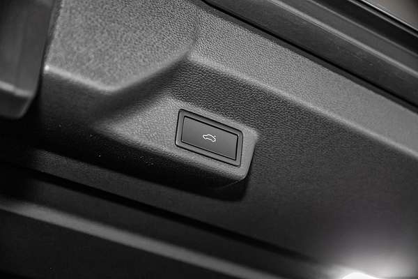 2025 Volkswagen ID. Buzz Pro BEV560 EB SWB