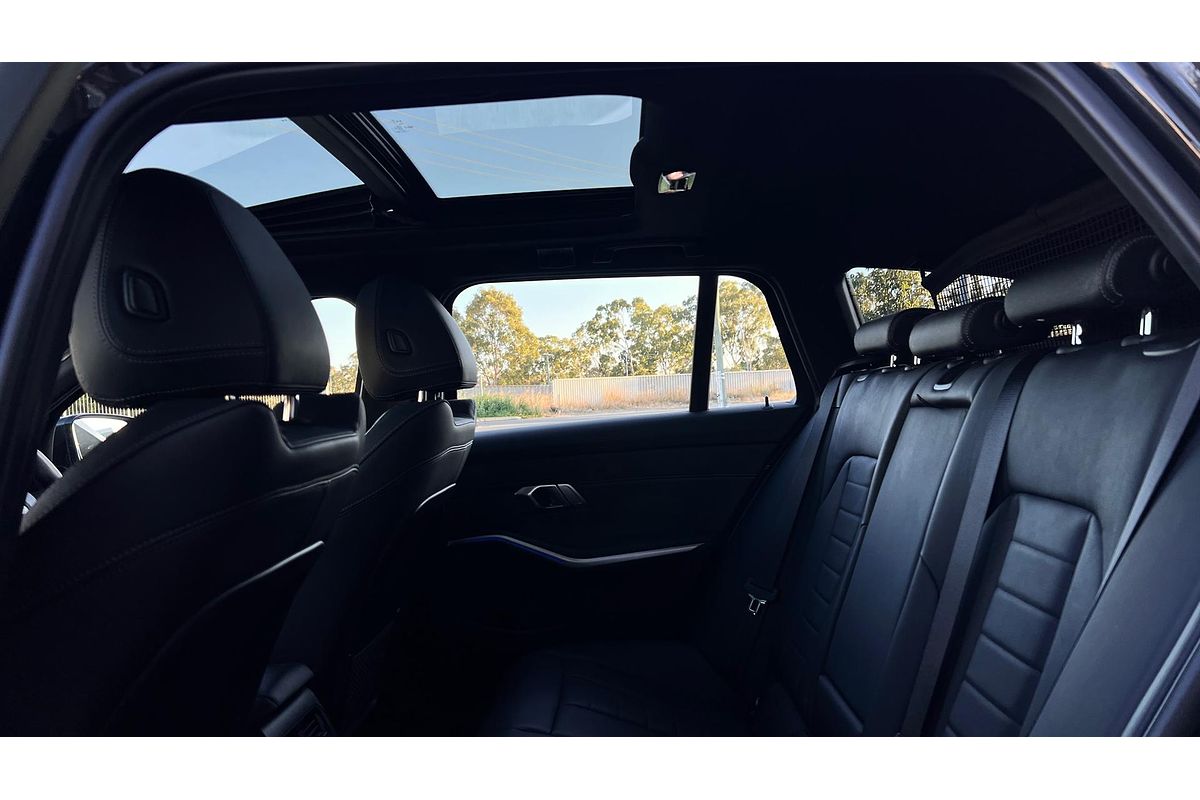 2022 BMW 3 Series 330i Luxury Line G21