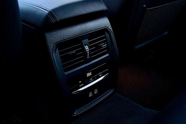 2022 BMW 3 Series 330i Luxury Line G21