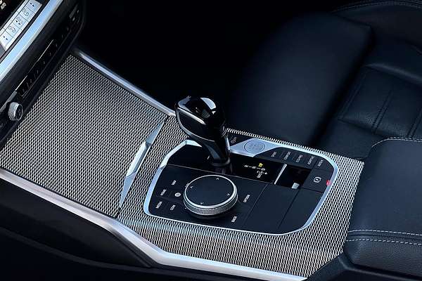 2022 BMW 3 Series 330i Luxury Line G21