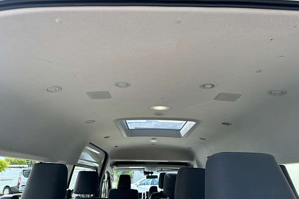 2021 Toyota Hiace Commuter GDH322R