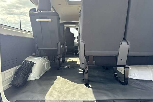 2021 Toyota Hiace Commuter GDH322R