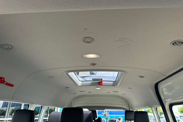 2021 Toyota Hiace Commuter GDH322R