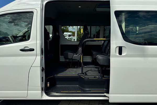 2021 Toyota Hiace Commuter GDH322R