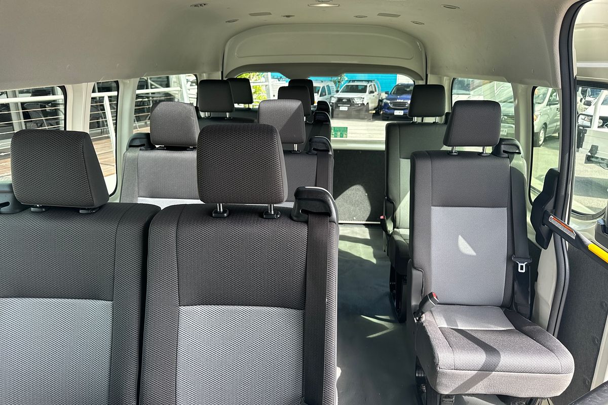 2021 Toyota Hiace Commuter GDH322R