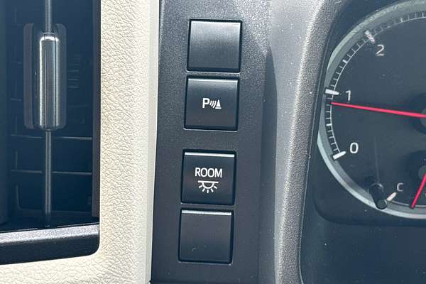 2021 Toyota Hiace Commuter GDH322R