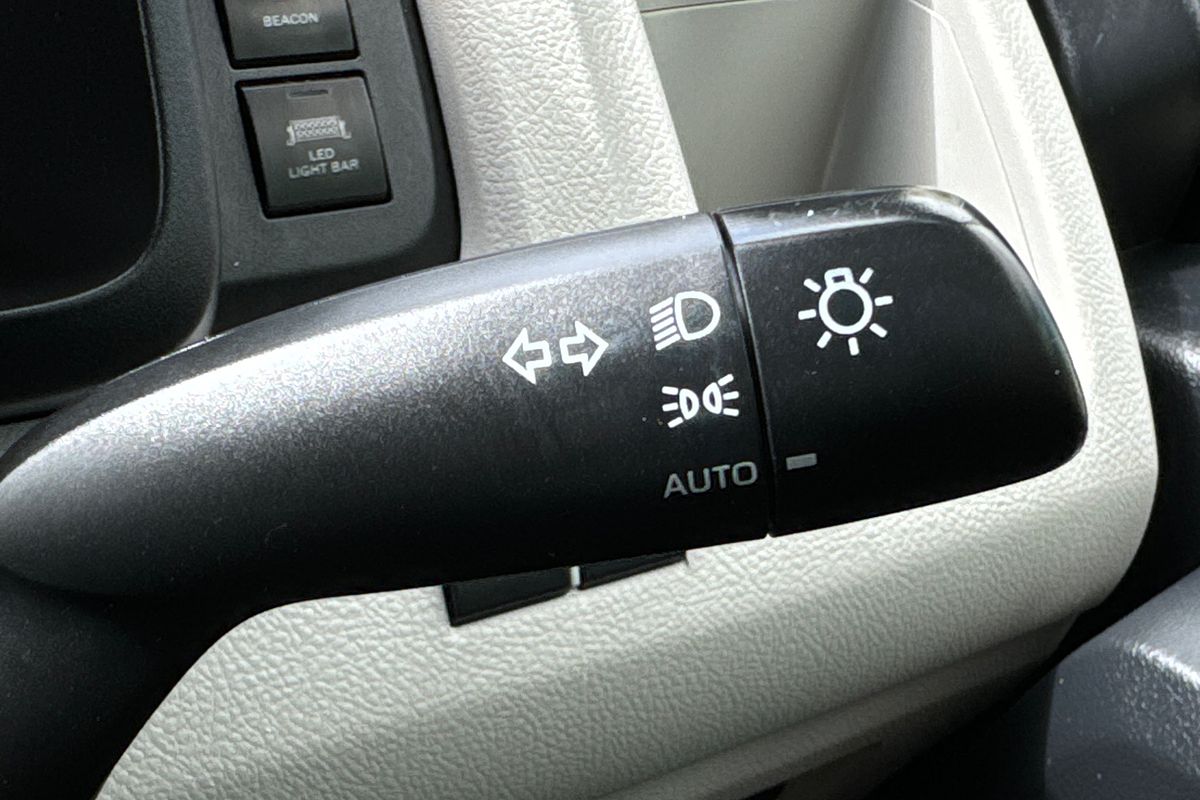 2021 Toyota Hiace Commuter GDH322R