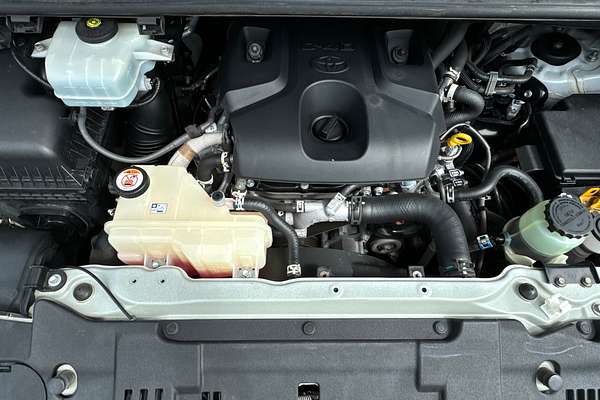 2021 Toyota Hiace Commuter GDH322R