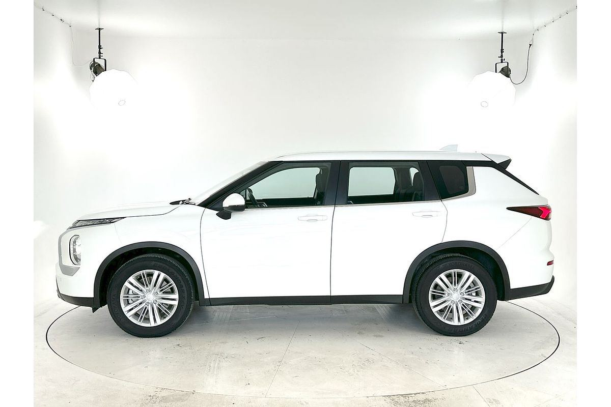2023 Mitsubishi Outlander ES ZM
