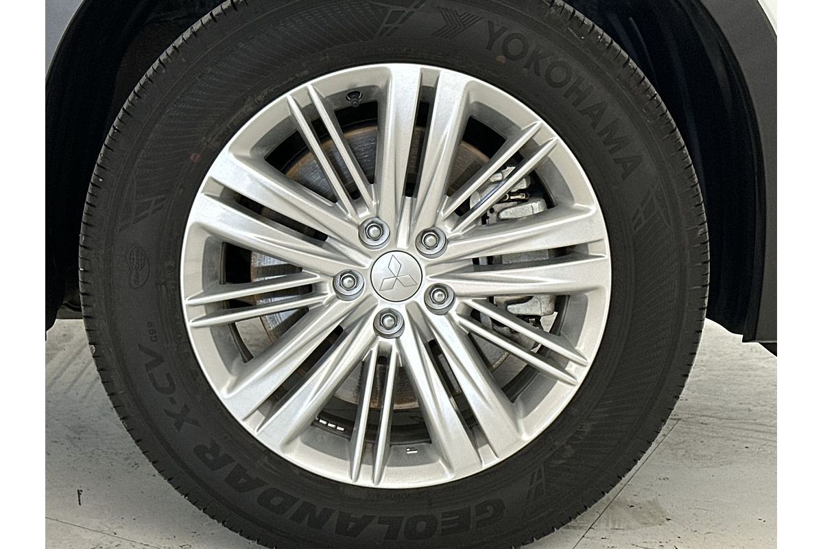 2023 Mitsubishi Outlander ES ZM