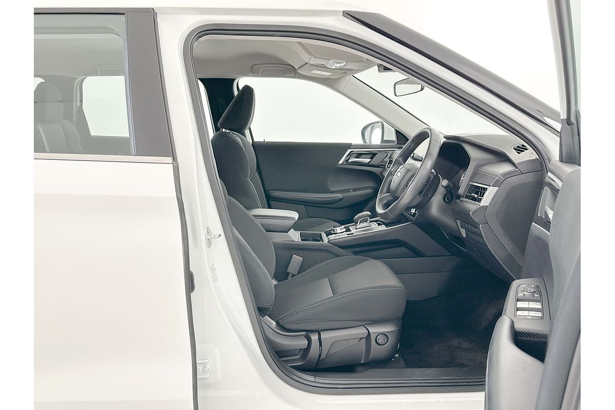2023 Mitsubishi Outlander ES ZM