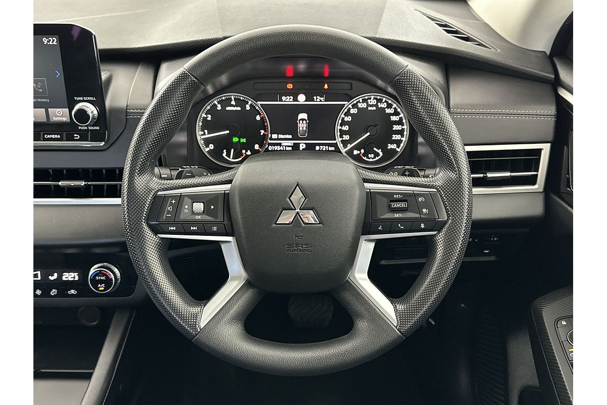 2023 Mitsubishi Outlander ES ZM