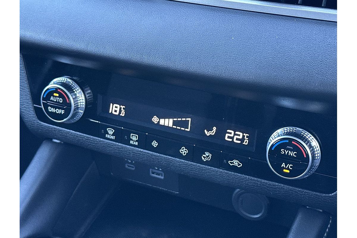 2023 Mitsubishi Outlander ES ZM