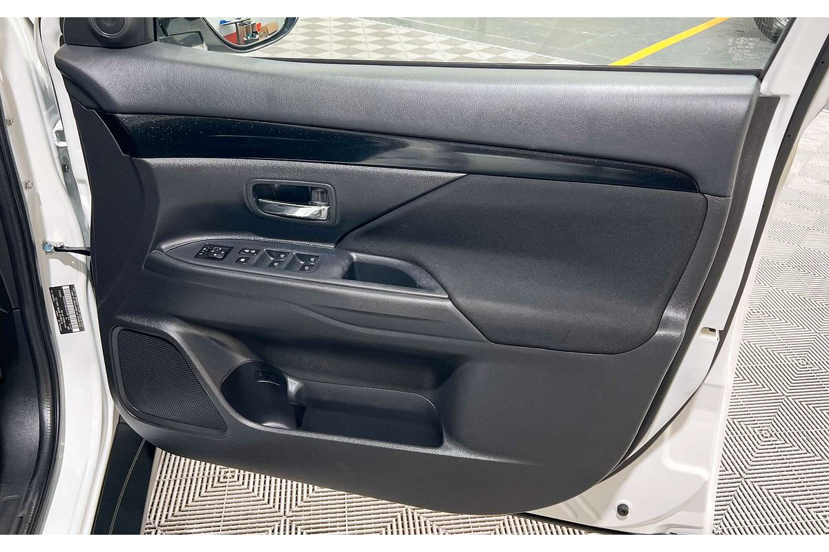 2018 Mitsubishi Outlander ES ADAS ZL