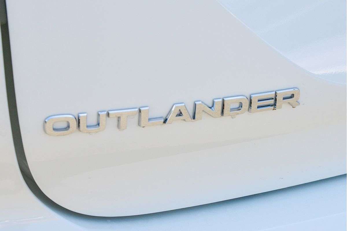 2024 Mitsubishi Outlander LS ZM