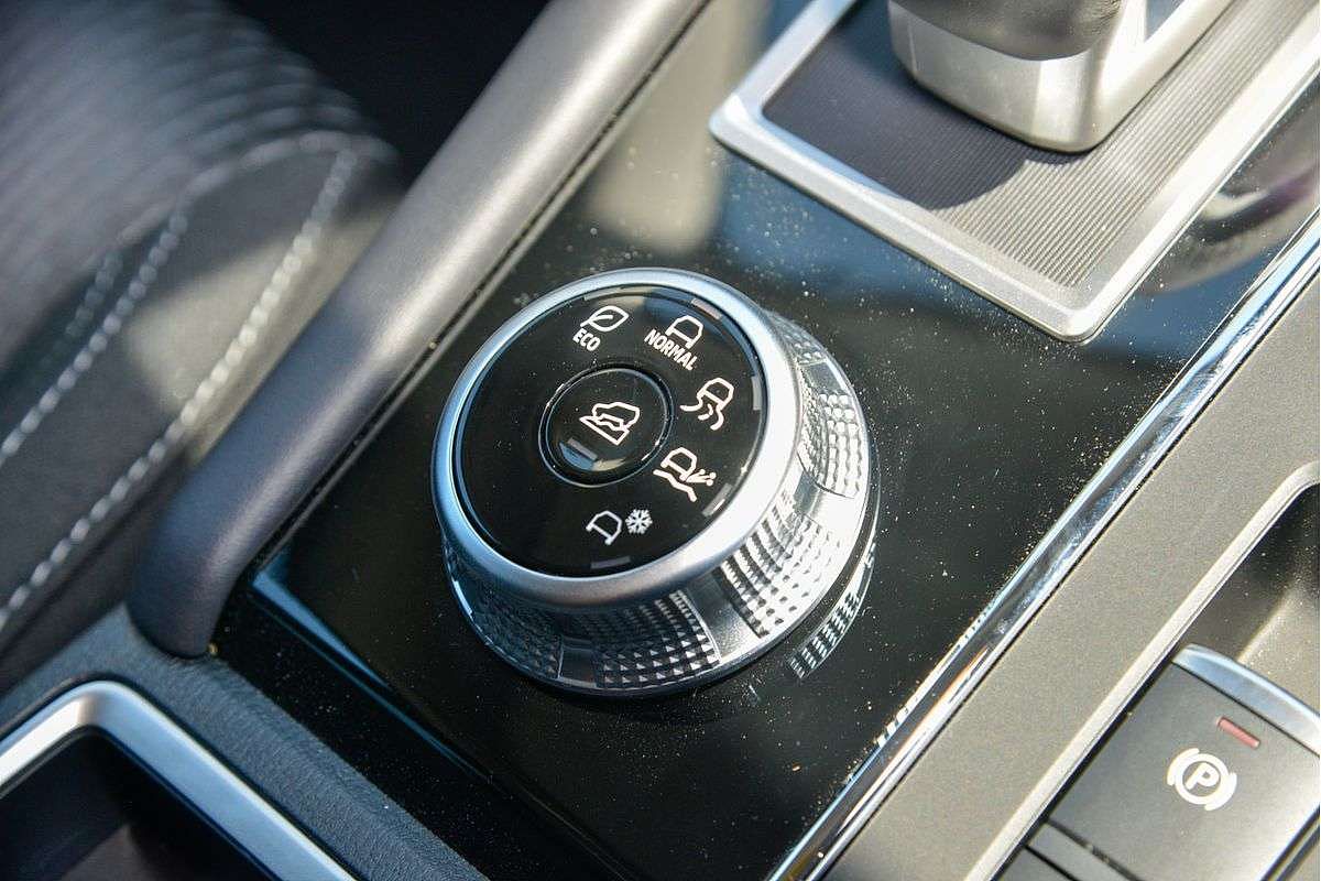 2024 Mitsubishi Outlander LS ZM