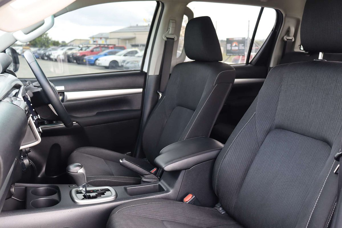 2022 Toyota Hilux SR5 GUN126R 4X4