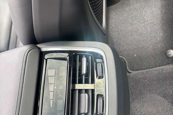 2023 Volvo XC60 Ultimate B6 Dark