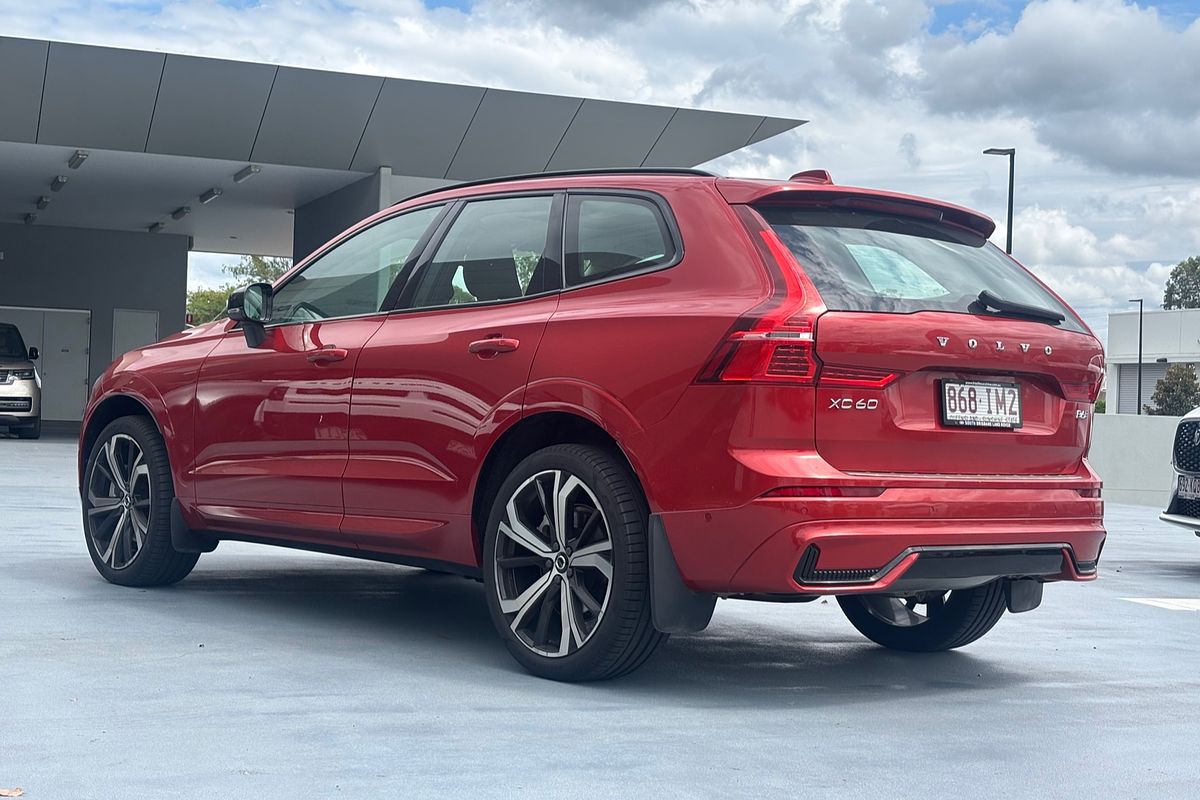 2023 Volvo XC60 Ultimate B6 Dark