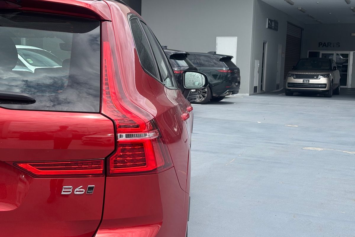 2023 Volvo XC60 Ultimate B6 Dark