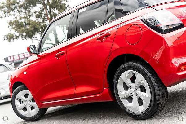 2025 Suzuki Swift Hybrid Plus UZ