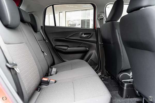 2025 Suzuki Swift Hybrid Plus UZ