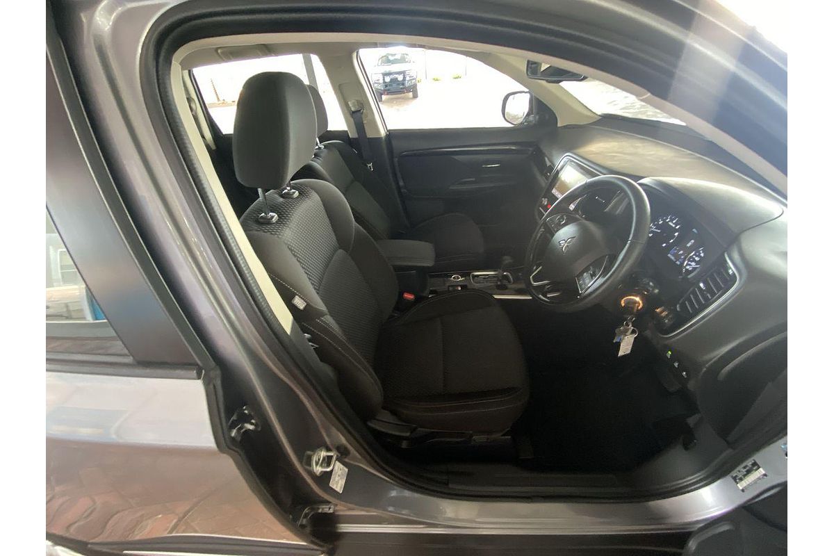 2021 Mitsubishi Outlander ES ZL