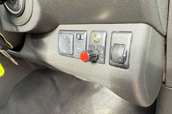 2013 Nissan NAVARA ST (4x4) D40 MY12